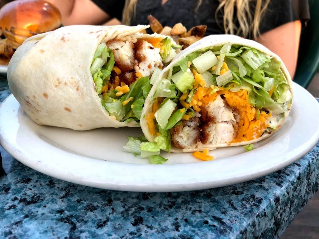 Emerald Point Restaurant & Marina | restaurant | 2640, 40 Sterling Rd, Greenwood Lake, NY 10925, USA | 8454772275 OR +1 845-477-2275