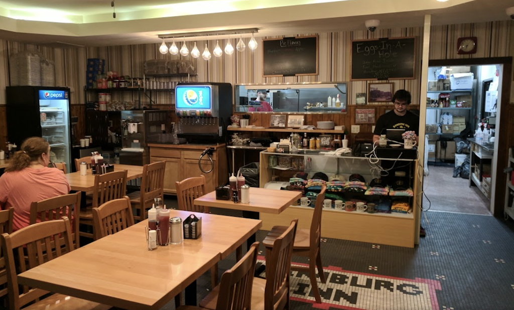 Hamburg Inn No. 2 East Side | restaurant | 2221 Rochester Ave, Iowa City, IA 52245, USA | 3195192500 OR +1 319-519-2500