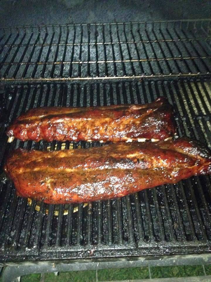 Two Dog Saloon Inc | restaurant | 104 S State St, Roodhouse, IL 62082, USA | 2175895624 OR +1 217-589-5624