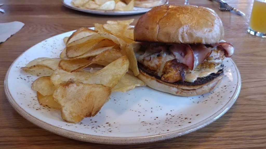 Barley & Board | restaurant | 100 W Oak St #160, Denton, TX 76201, USA | 9405663900 OR +1 940-566-3900