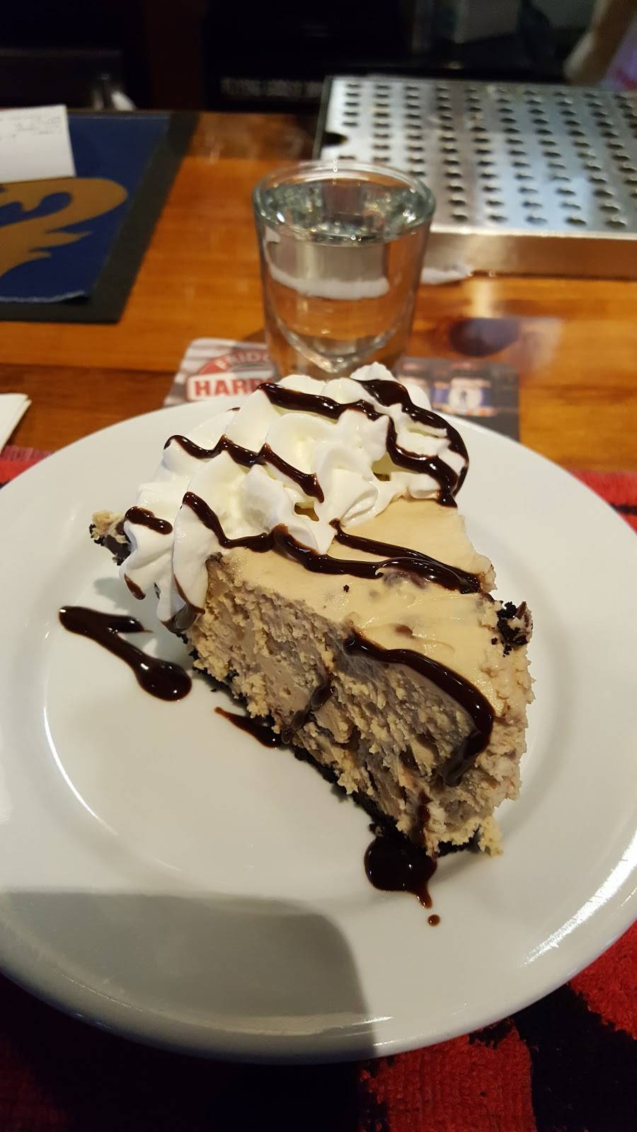 MacLaomainns Scottish Pub | restaurant | 52 S Main St, Chester, VT 05143, USA | 8028756227 OR +1 802-875-6227