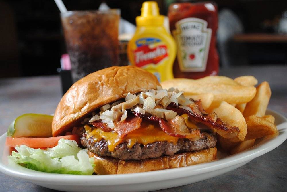 Marios Italian Grill | meal delivery | 2012 W Layton Ave, Milwaukee, WI 53221, USA | 4142825600 OR +1 414-282-5600