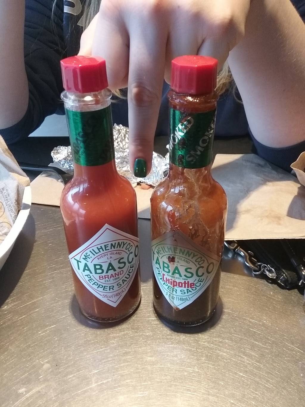 Chipotle Mexican Grill | restaurant | 5 Franklin Village Drive, Franklin, MA 02038, USA | 5088038560 OR +1 508-803-8560