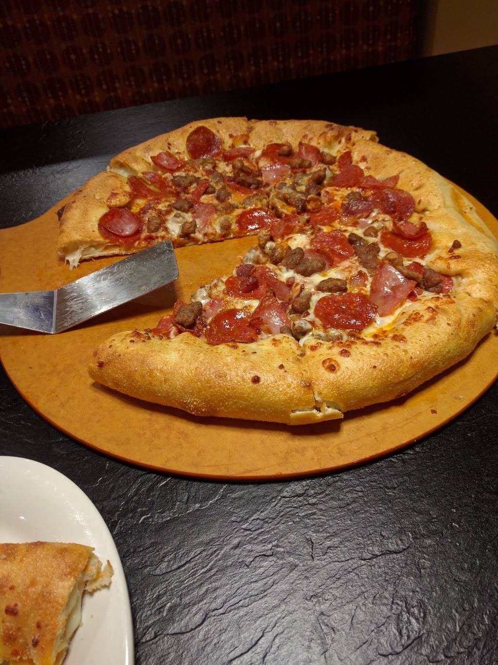 Pizza Hut | meal takeaway | 5740 W Irlo Bronson Memorial Hwy, Kissimmee, FL 34746, USA | 4073962207 OR +1 407-396-2207