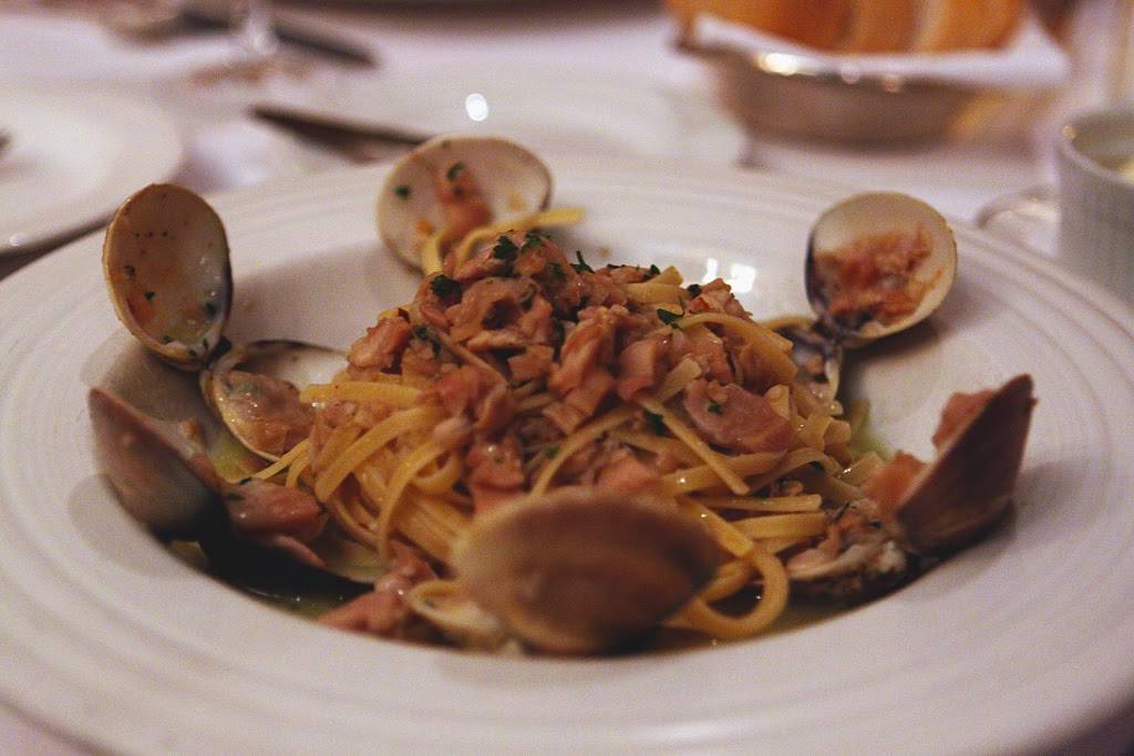 Dominics | restaurant | 5101 Wilson Ave, St. Louis, MO 63110, USA | 3147711632 OR +1 314-771-1632