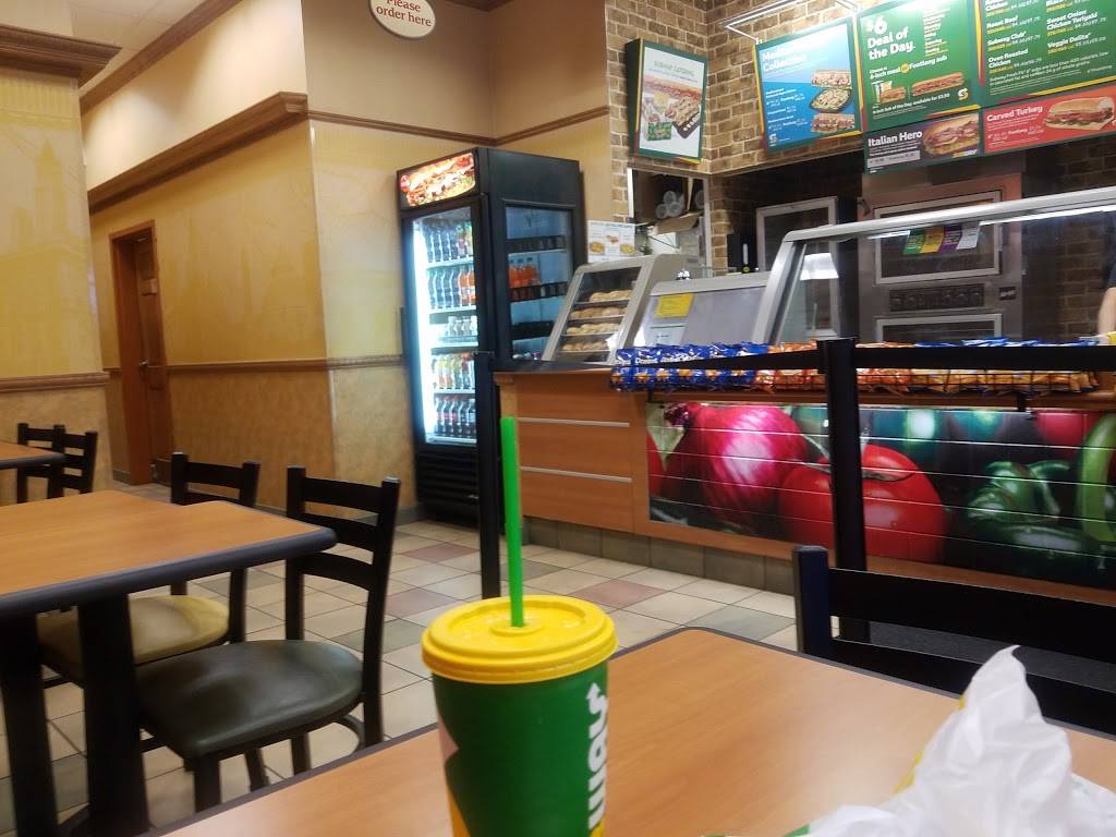 Subway Restaurants | restaurant | 1756 W Lake St, Hanover Park, IL 60133, USA | 6307360180 OR +1 630-736-0180