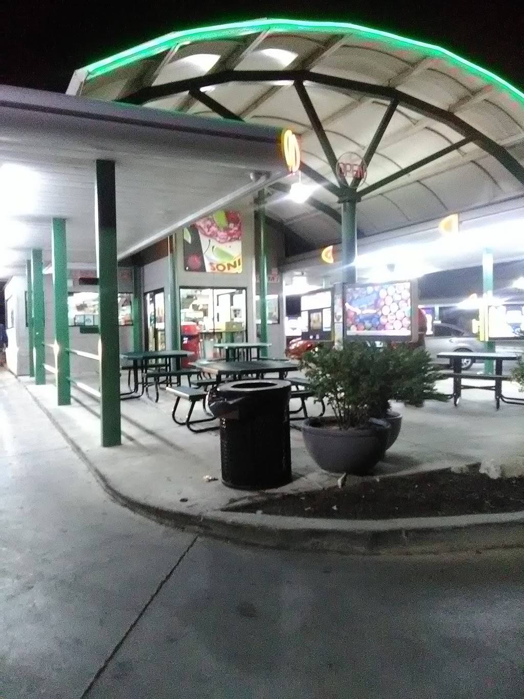 Sonic Drive-In | restaurant | 2135, Ih35 North, San Antonio, TX 78208, USA | 2102229500 OR +1 210-222-9500