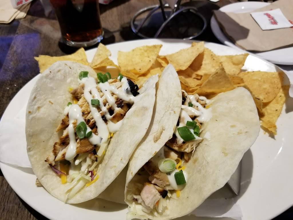 St. Louis Bar & Grill | restaurant | 2050 Yonge St, Toronto, ON M4S 1Z9, Canada | 4164800202 OR +1 416-480-0202