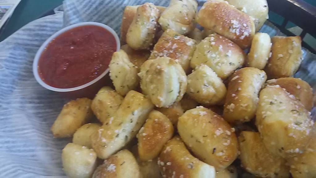 Hoagies Pizza & Pasta | restaurant | 6583 Memorial Dr, Lyndonville, VT 05851, USA | 8026261117 OR +1 802-626-1117