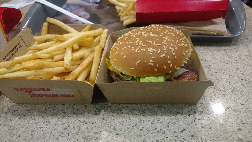 McDonalds | cafe | 4 Rue J. F. Kennedy, Saint-Jérôme, QC J7Y 4B4, Canada | 4504386368 OR +1 450-438-6368