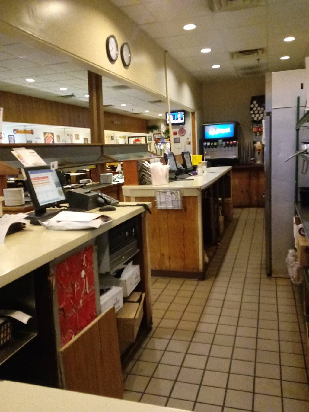 Pizza Hut | meal takeaway | 1861 E Sangamon Ave, Springfield, IL 62702, USA | 2175233260 OR +1 217-523-3260