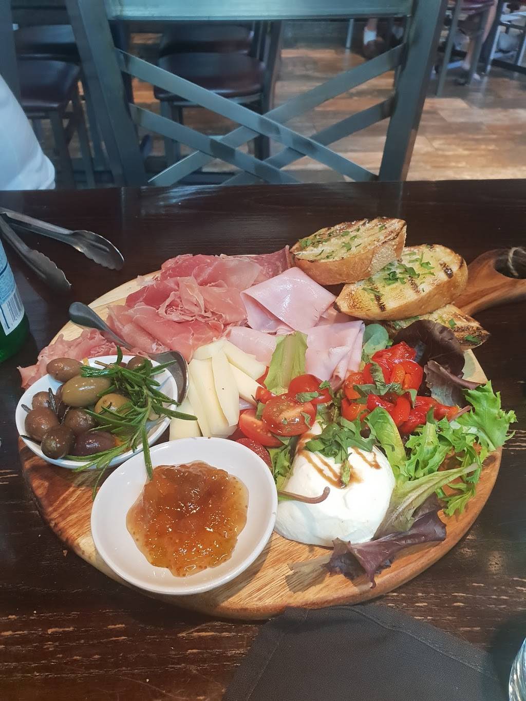 Mamma Marias Pizzeria & Ristorante | restaurant | 438 S York Rd, Bensenville, IL 60106, USA | 6303509550 OR +1 630-350-9550