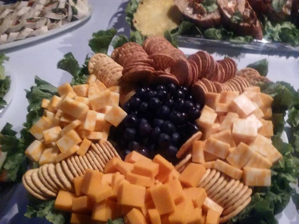 4U Bar and Grill | restaurant | 14906 Schaefer Hwy, Detroit, MI 48227, USA | 3137396690 OR +1 313-739-6690