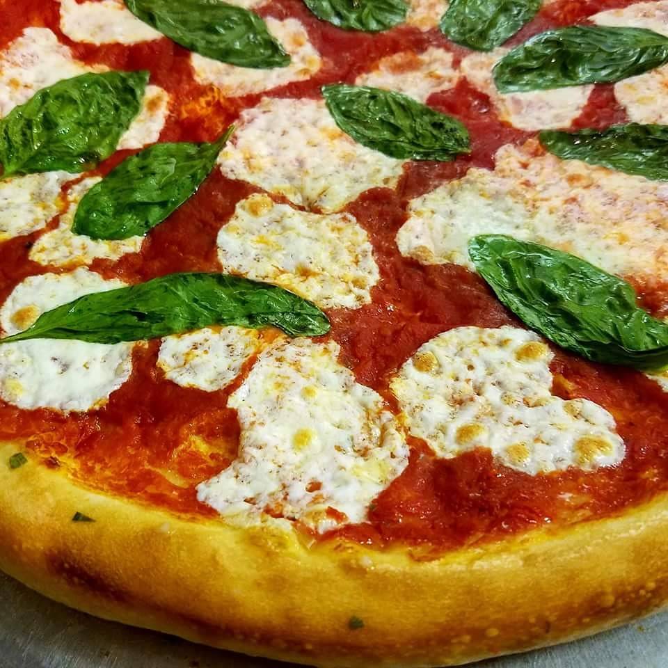 Classic Crust Pizza | restaurant | 2150 E Cactus Rd #130, Phoenix, AZ 85022, USA | 6029961025 OR +1 602-996-1025