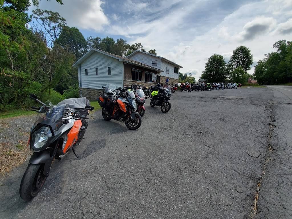 Loras | Family Restaurant | restaurant | RR 39, Nettie, WV 26681, USA | 3048466447 OR +1 304-846-6447