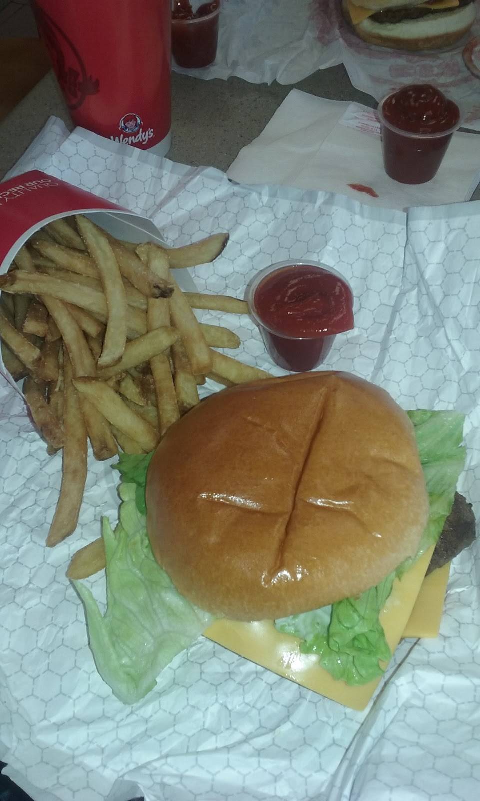 Wendys | restaurant | 1460 Middlesex St, Lowell, MA 01851, USA | 9784586320 OR +1 978-458-6320