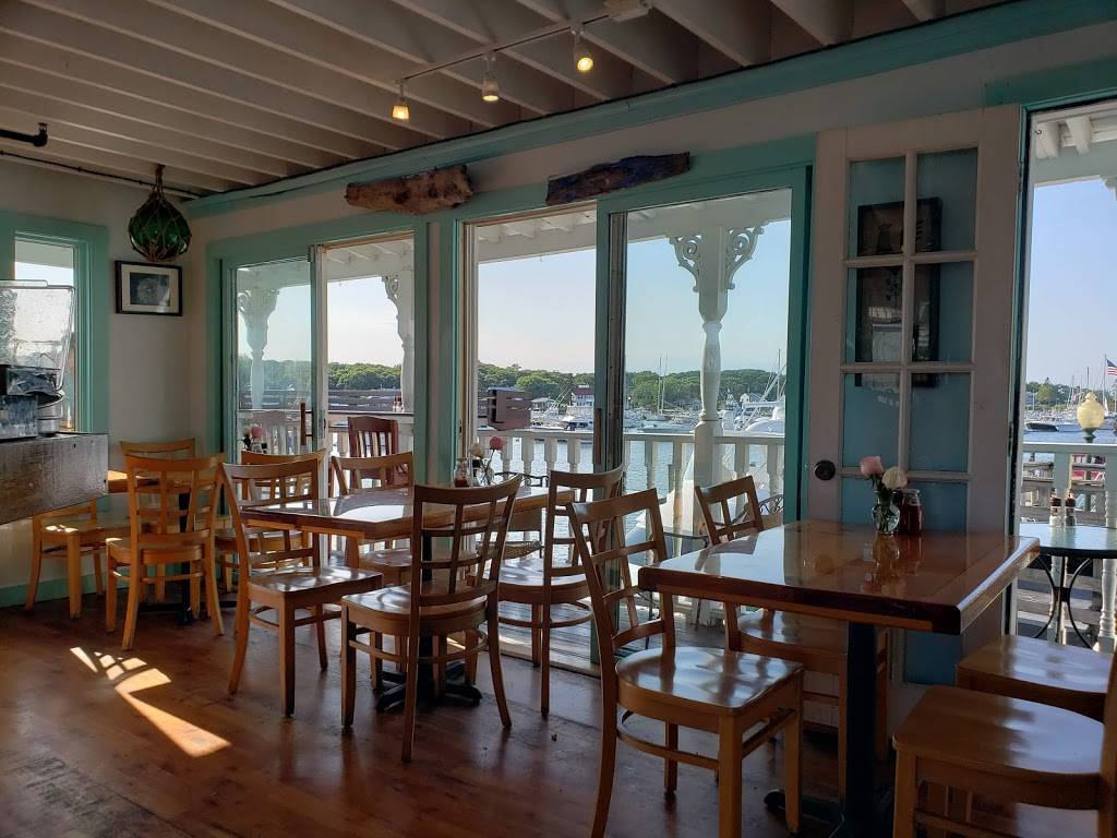 Lobsterville Bar & Grille | restaurant | 8 Circuit Avenue Extension, Oak Bluffs, MA 02557, USA | 5086960099 OR +1 508-696-0099