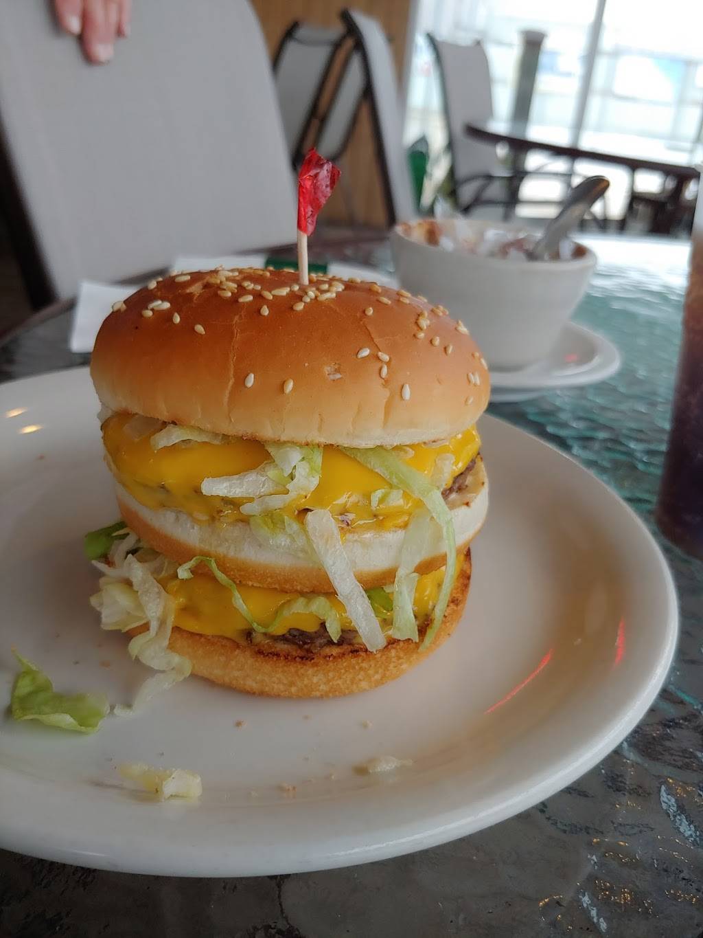 Coachs Pub N Grill | meal takeaway | 3608, 5356 South 13th Street, Milwaukee, WI 53221, USA | 4142818175 OR +1 414-281-8175