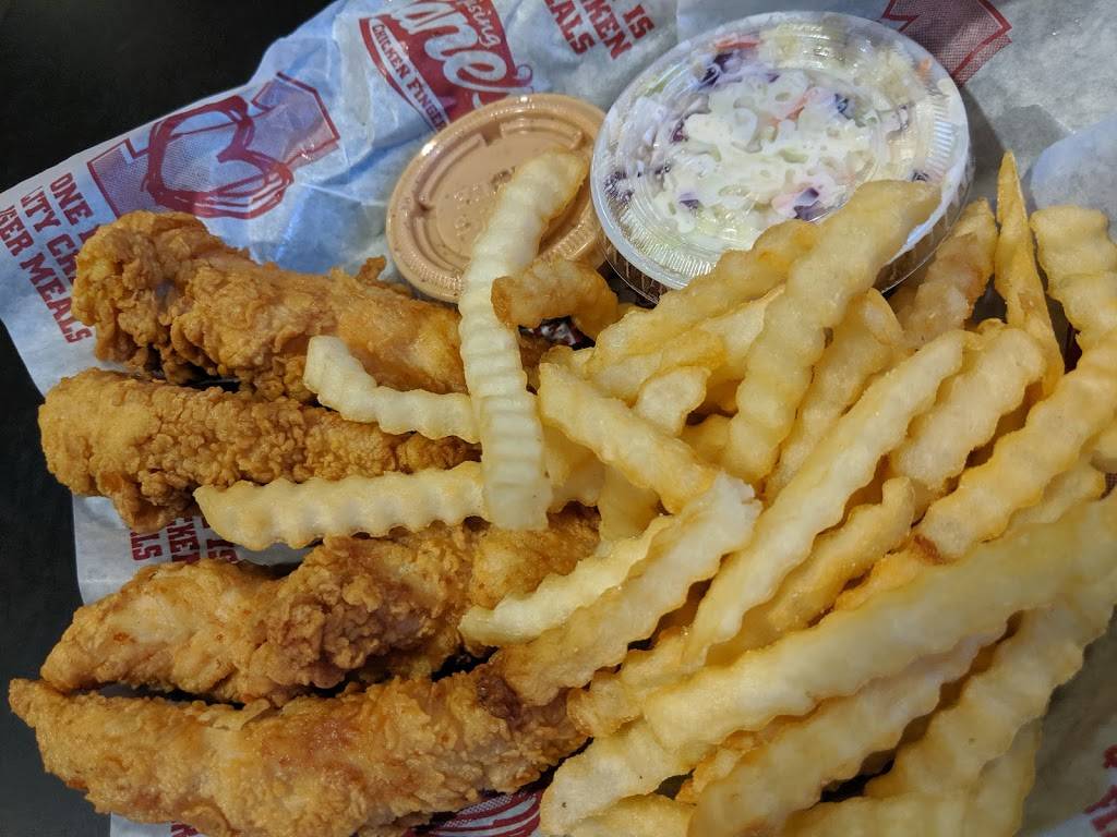 Raising Canes Chicken Fingers | meal takeaway | 5132 N High St, Columbus, OH 43214, USA | 6143967316 OR +1 614-396-7316