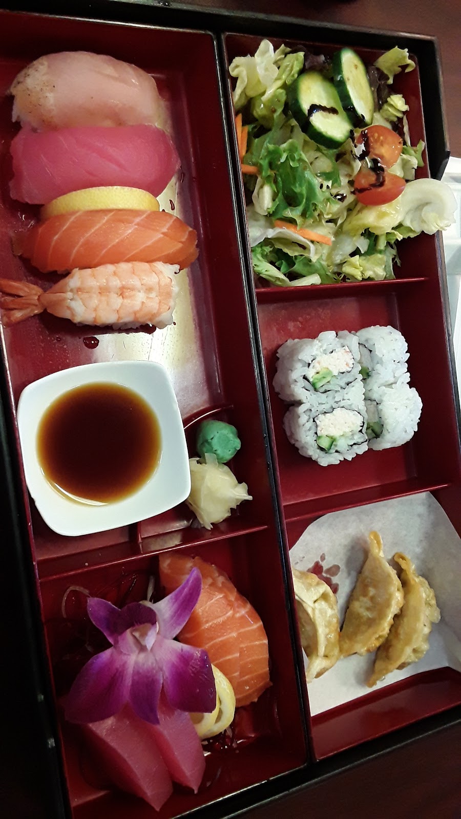 Sushi & Bento | restaurant | 721 N Main St, Phoenix, OR 97535, USA | 5418974499 OR +1 541-897-4499