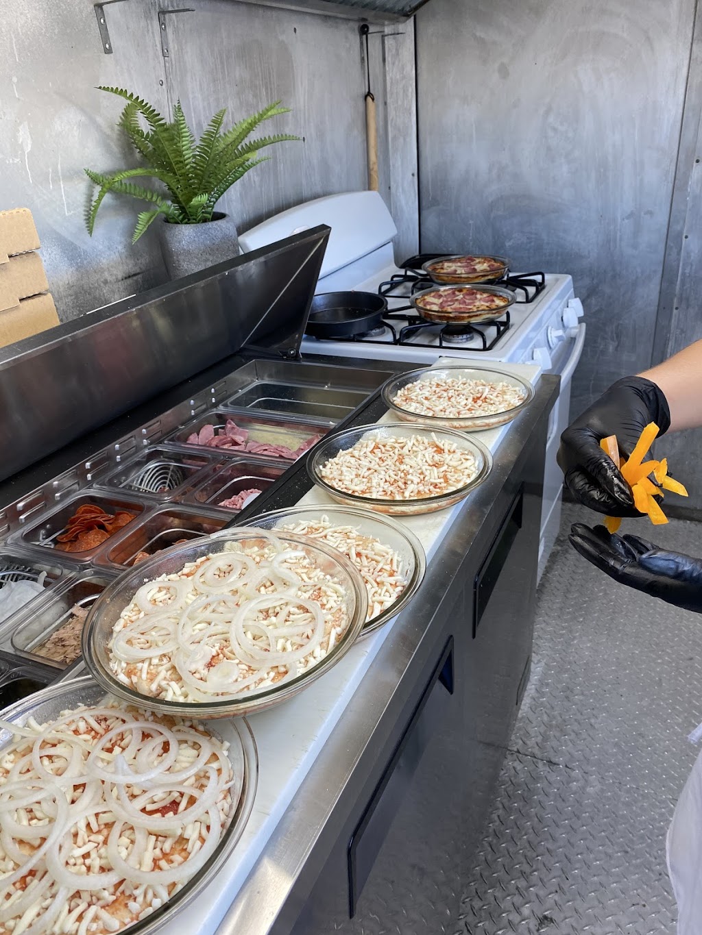 Cuban Pizza Rikota | restaurant | 11100 N Lamar Blvd, Austin, TX 78753, USA | 5125772654 OR +1 512-577-2654