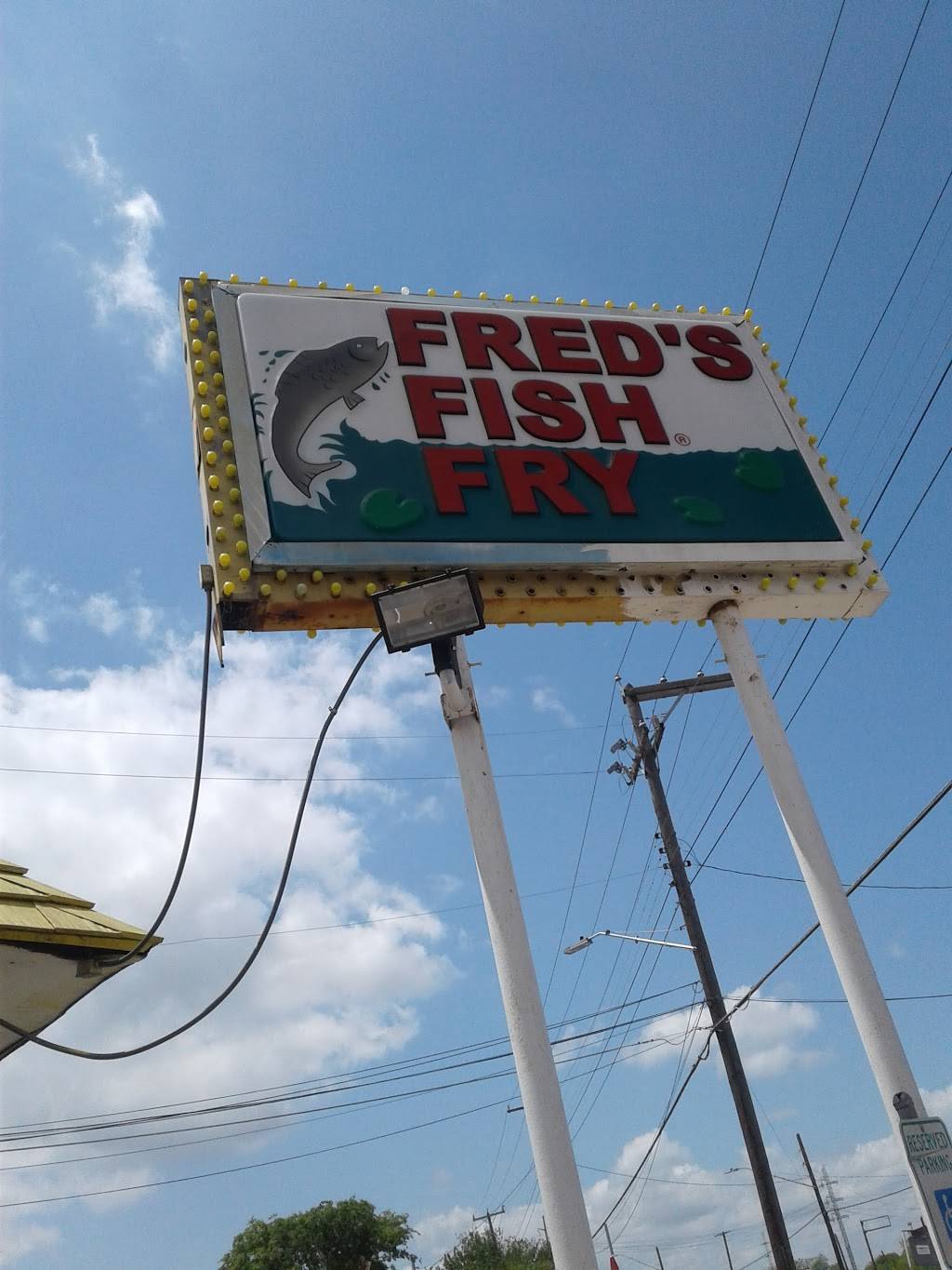 Freds Fish Fry | restaurant | 320 Somerset Rd, San Antonio, TX 78211, USA | 2109236643 OR +1 210-923-6643