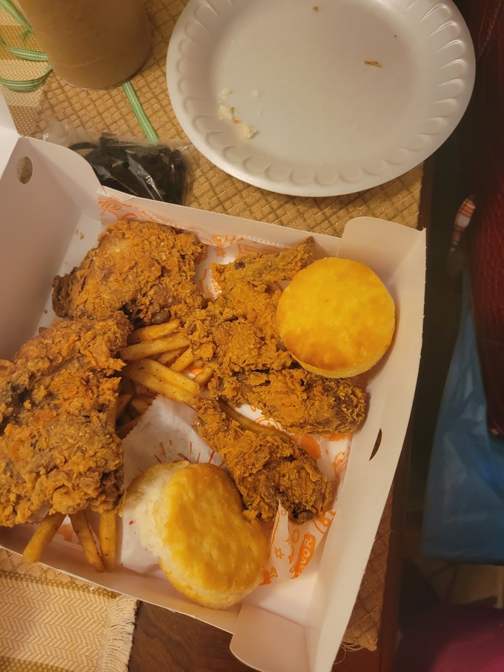 Popeyes Louisiana Kitchen | restaurant | 6107 The Plaza, Charlotte, NC 28215, USA | 9804063462 OR +1 980-406-3462