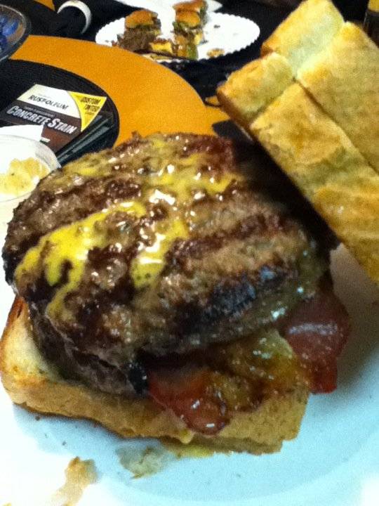 Sinful Burger Sports Grill | restaurant | 4072, 4005 Twin Creek Dr #101, Bellevue, NE 68123, USA | 4029338727 OR +1 402-933-8727