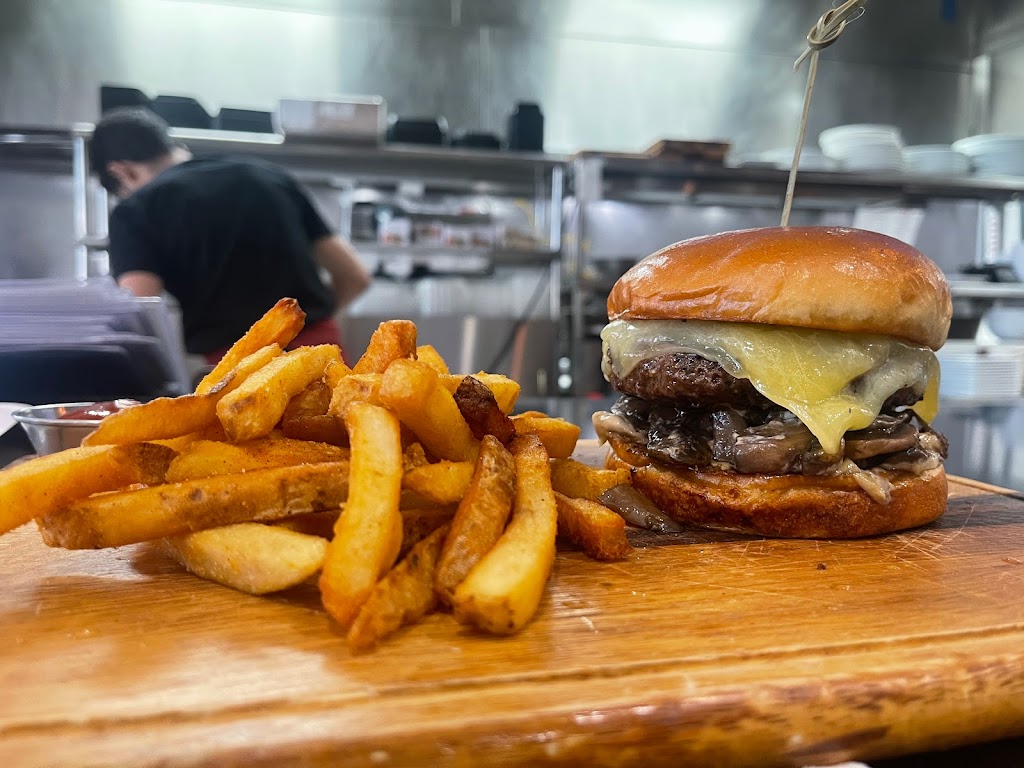 Wicked Cow Craft Kitchen | restaurant | 18507 Ventura Blvd, Tarzana, CA 91356, USA | 8185788914 OR +1 818-578-8914