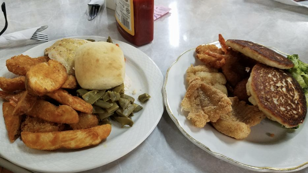 Square-Forty Restaurant | restaurant | 40 Public Square, Lawrenceburg, TN 38464, USA | 9317622868 OR +1 931-762-2868