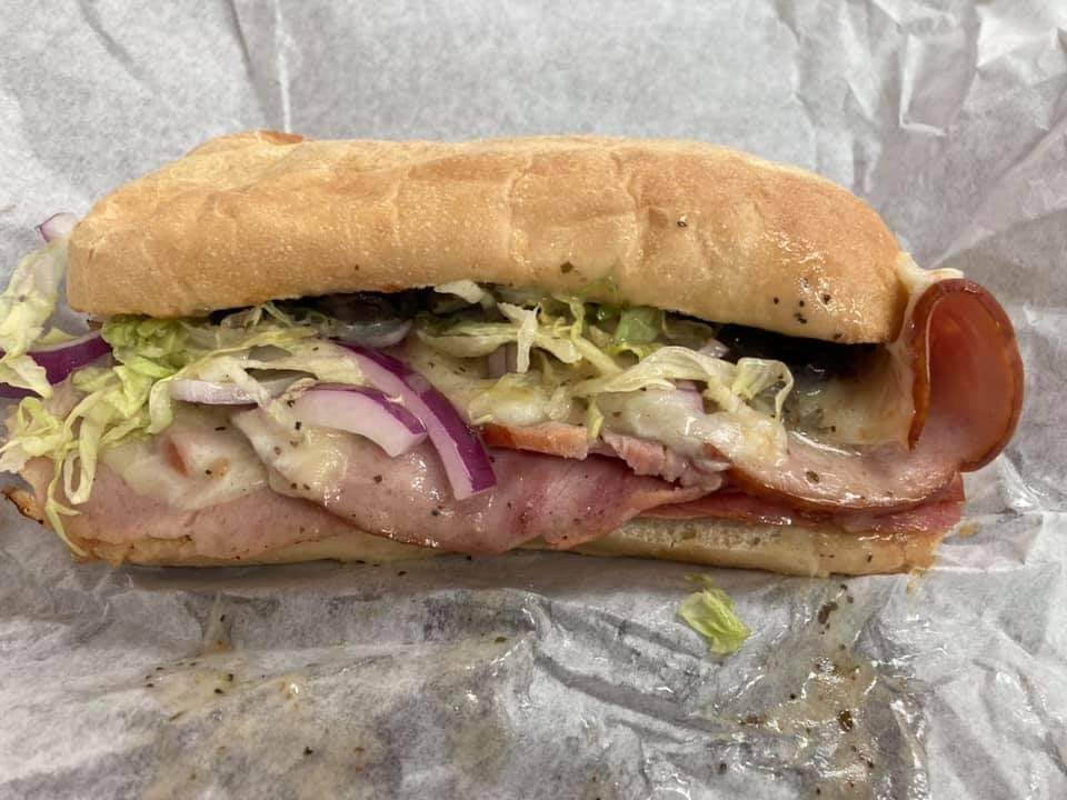 Rockys Tacos & Subs | restaurant | 424 N Main St, Oshkosh, WI 54901, USA | 9204797000 OR +1 920-479-7000