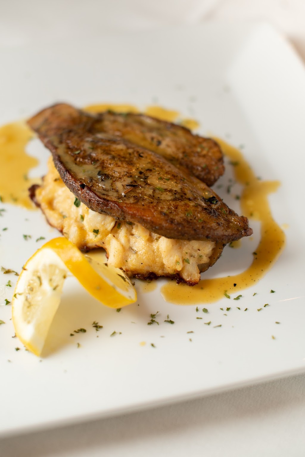 The Reserve Restaurant & Carryout | restaurant | 1724 Woodlawn Dr #9, Baltimore, MD 21207, USA | 4102982021 OR +1 410-298-2021