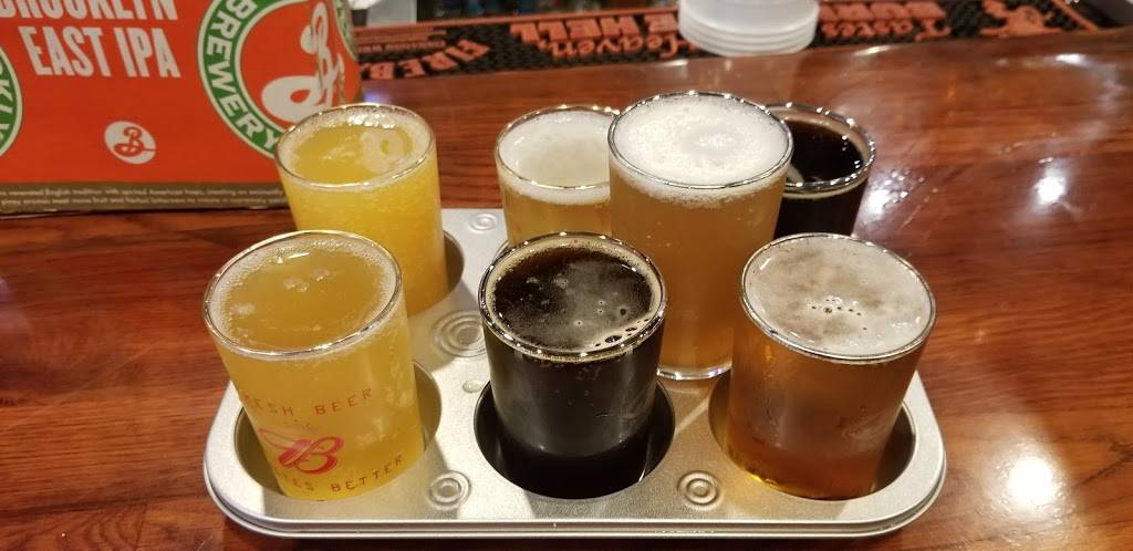 The Pigskin Bar and Grille | meal takeaway | 38 N Court St, Athens, OH 45701, USA | 7405945002 OR +1 740-594-5002