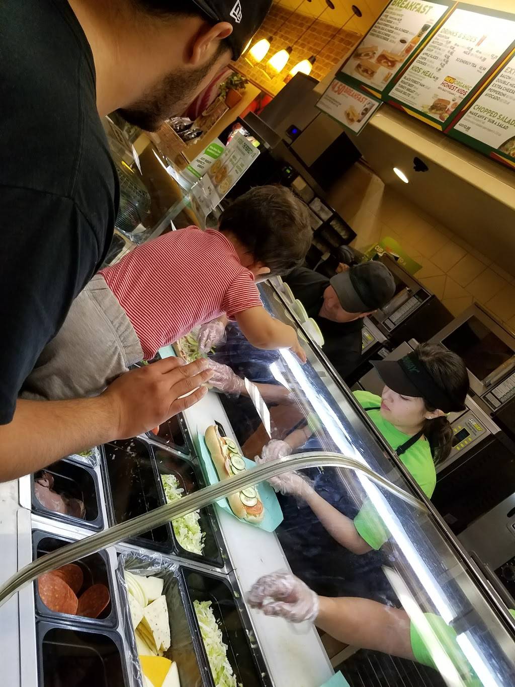 Subway Restaurants | restaurant | 13009 Victory Blvd, North Hollywood, CA 91606, USA | 8187632020 OR +1 818-763-2020