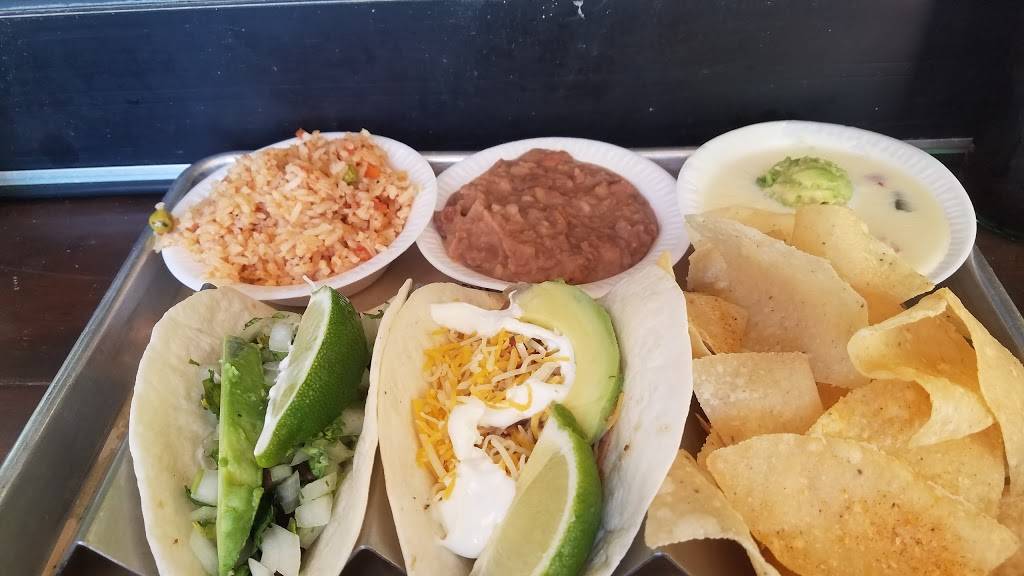 Tacos and Avocados | restaurant | 101 S Oak St # 300, Roanoke, TX 76262, USA | 8174914442 OR +1 817-491-4442