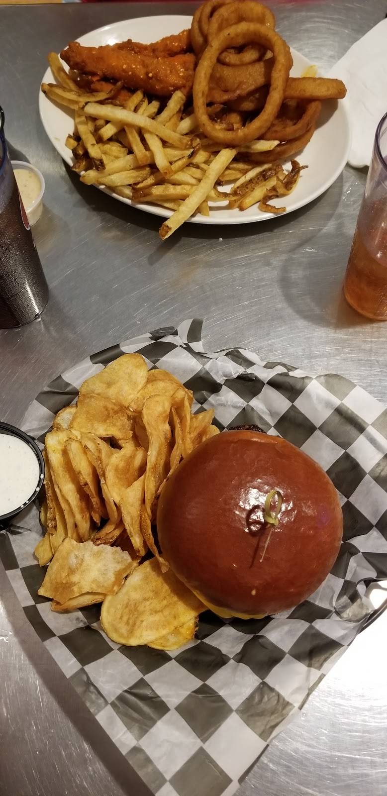 The Filling Station | restaurant | 120 W Main St #2002, Mt Pleasant, PA 15666, USA | 7245427772 OR +1 724-542-7772