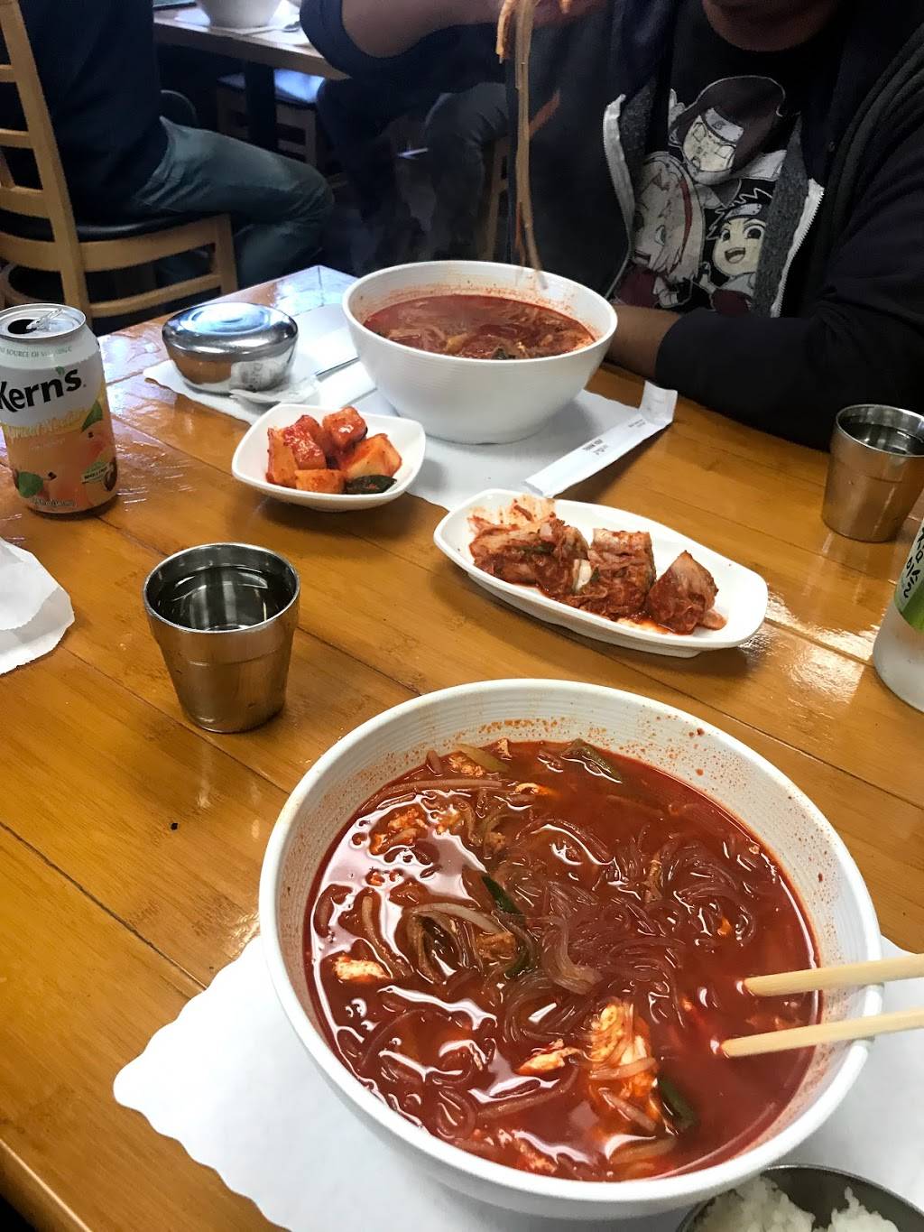 Yangban Sul Lung Tang | restaurant | 1515 Maple Ave, Los Angeles, CA 90015, USA | 2134894640 OR +1 213-489-4640