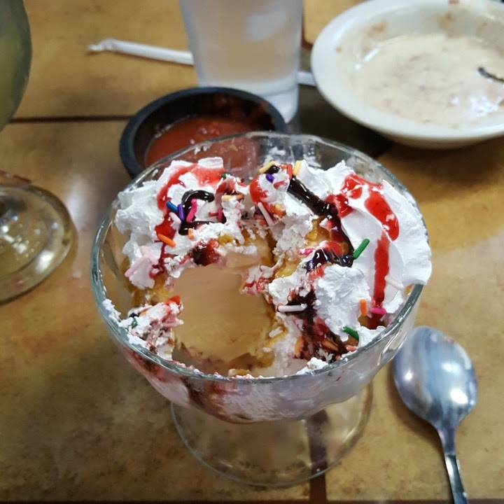 La Fiesta Mexican Restaurant | restaurant | 220 W Almar Dr, Chickasha, OK 73018, USA | 4052223355 OR +1 405-222-3355