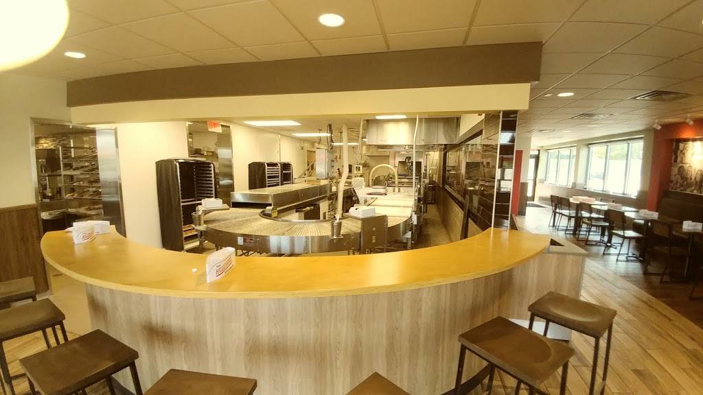 Krispy Kreme | bakery | 520 Main St, Saco, ME 04072, USA | 2075368219 OR +1 207-536-8219