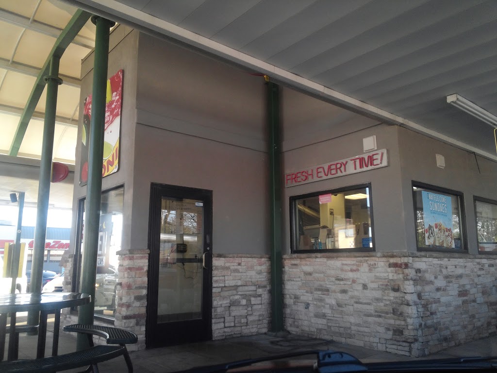 Sonic Drive-In | restaurant | 2301 Blanco Rd, San Antonio, TX 78201, USA | 2107366460 OR +1 210-736-6460