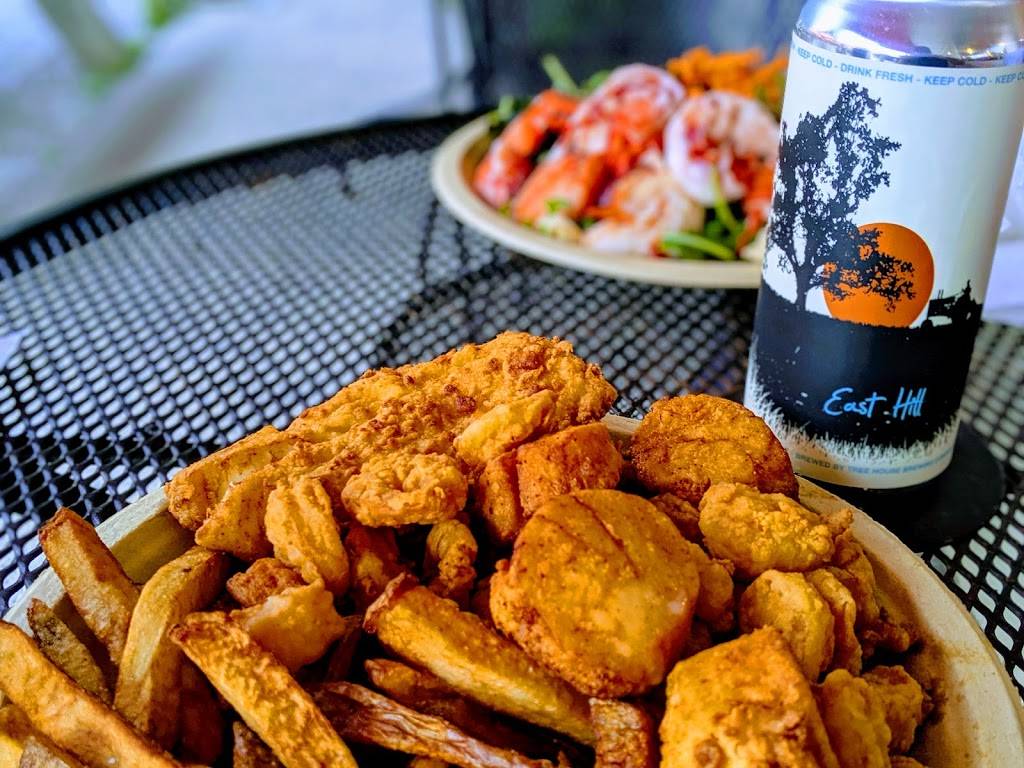 Docks Seafood | restaurant | 15 Evans St, South Portland, ME 04106, USA | 2078994433 OR +1 207-899-4433