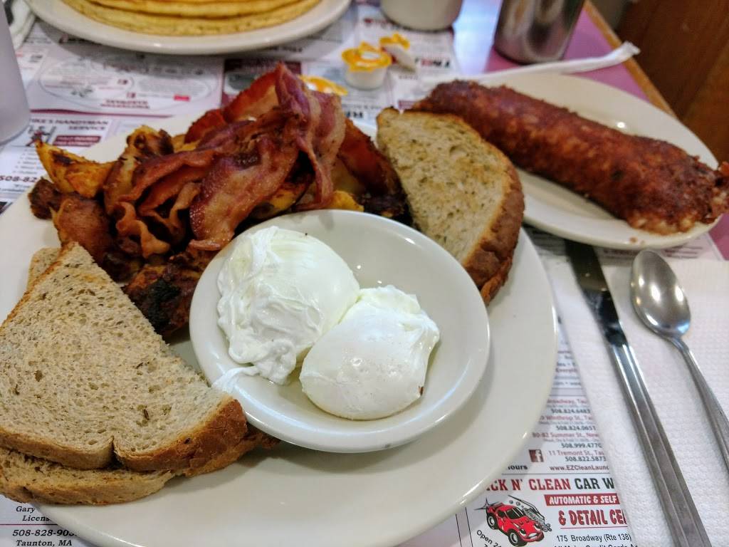 The Milk Bottle | restaurant | 785 Broadway, Raynham, MA 02767, USA | 5088226833 OR +1 508-822-6833