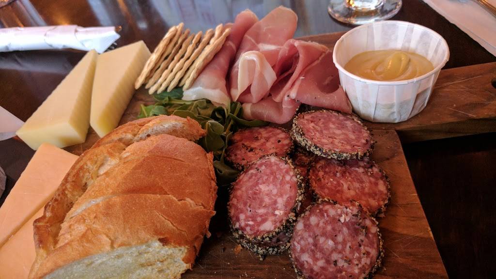 Flying Saucer Draught Emporium | restaurant | 9605 N Tryon St A, Charlotte, NC 28262, USA | 7047178179 OR +1 704-717-8179