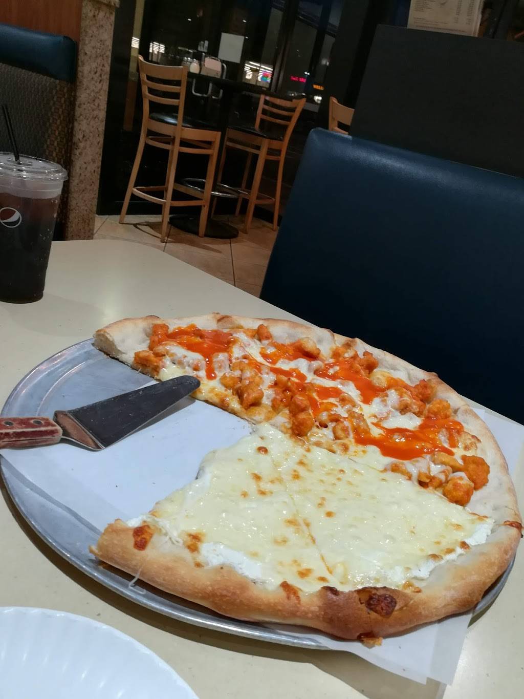 Marios Pizzeria | restaurant | 43 Great Neck Rd, Great Neck, NY 11021, USA | 5164667722 OR +1 516-466-7722