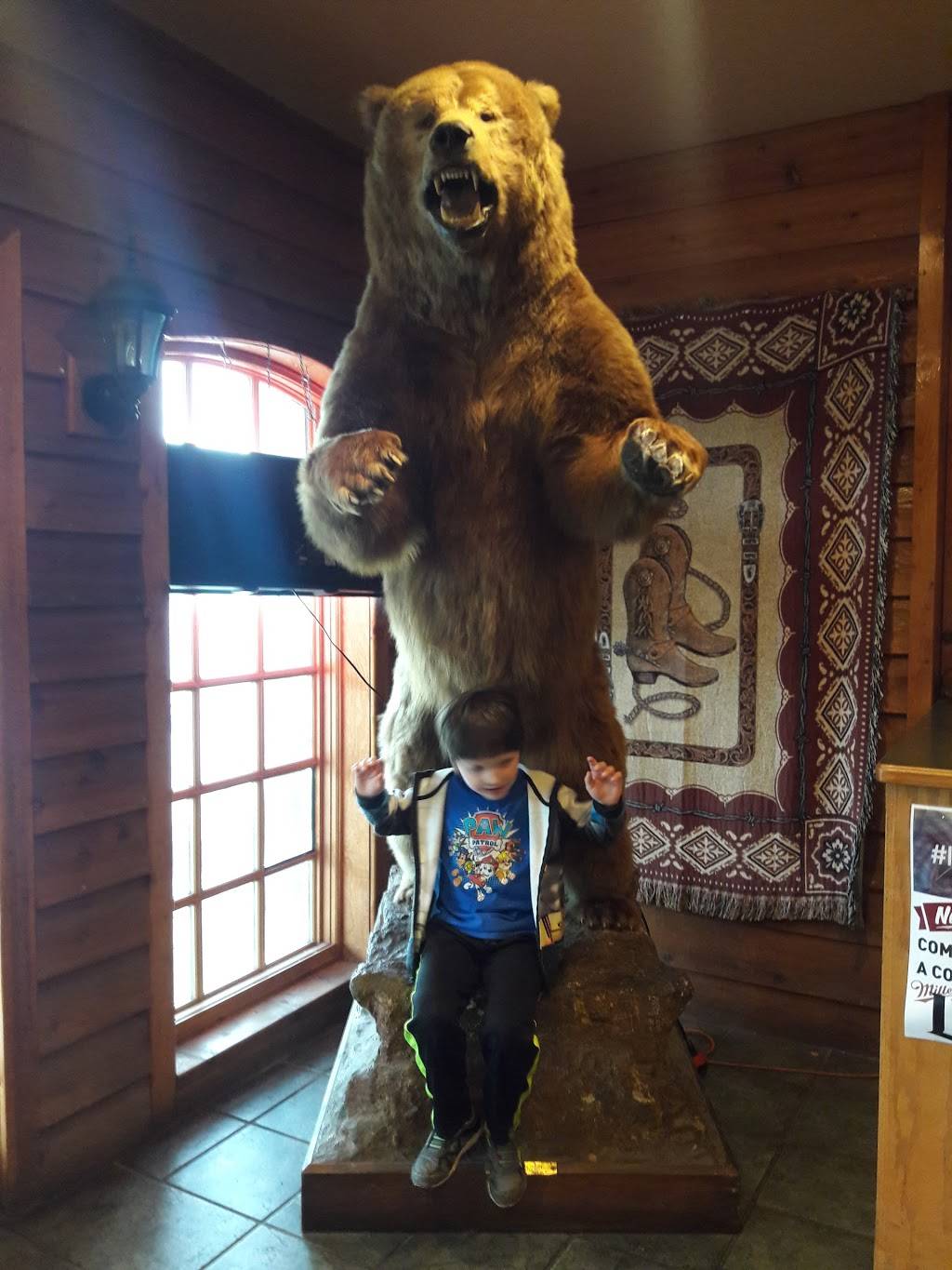 Timber Creek Bar & Grill | restaurant | 14 E Amity St, Louisburg, KS 66053, USA | 9138372600 OR +1 913-837-2600