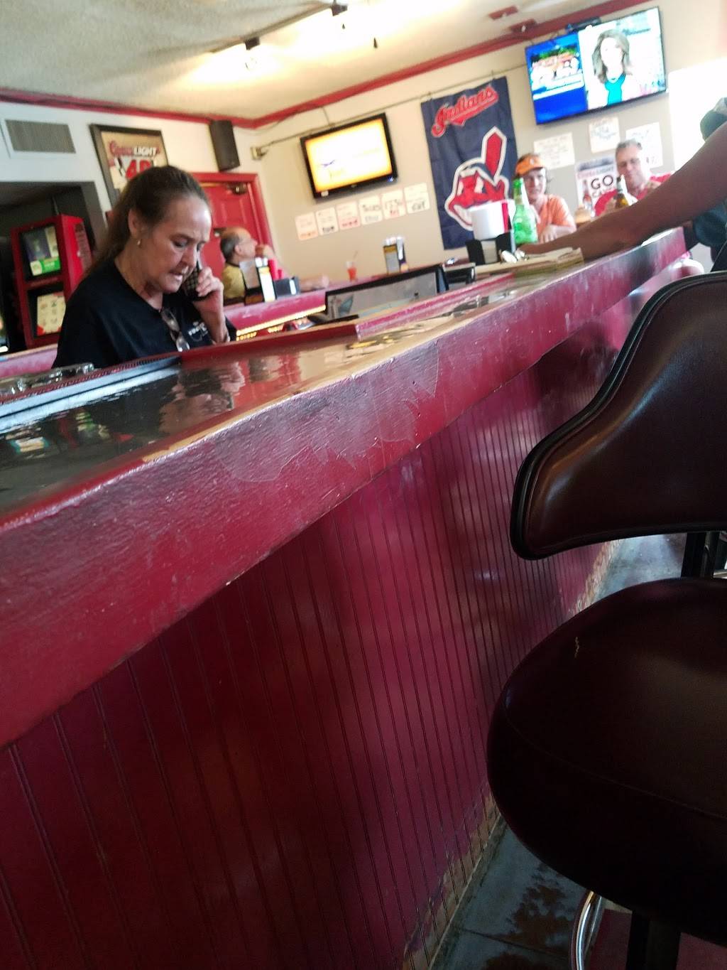 Finish Line Bar & Grille | restaurant | 6735 Center Rd, Lowellville, OH 44436, USA | 3305368150 OR +1 330-536-8150