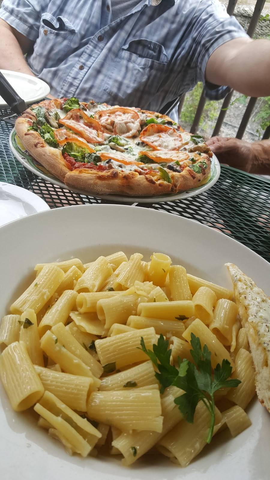 Calzolaio Pasta Company | restaurant | 284 Main St, Wilton, ME 04294, USA | 2076459500 OR +1 207-645-9500