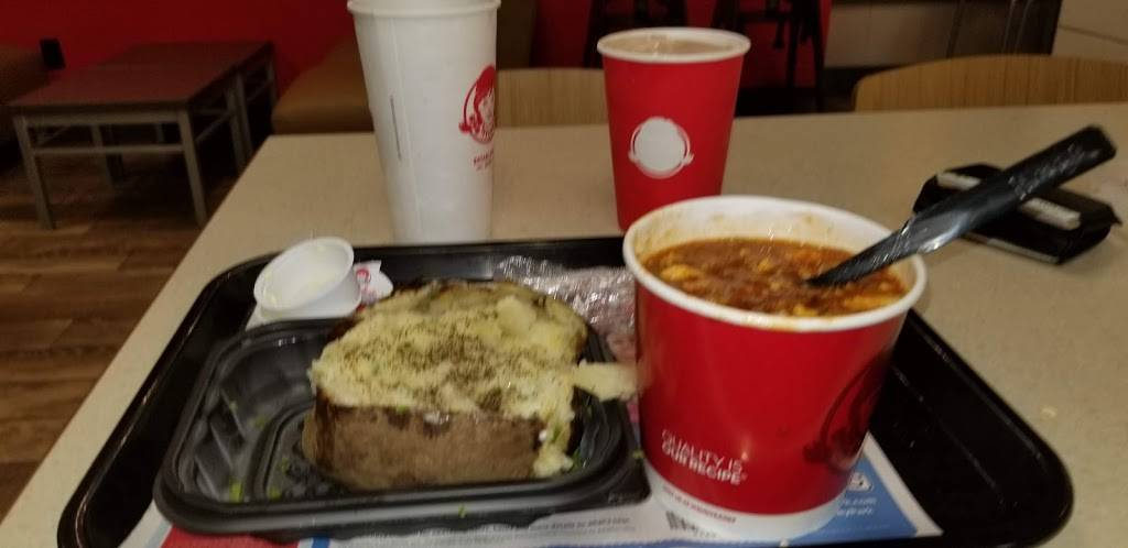 Wendys | restaurant | 331 S Hanover St, Carlisle, PA 17013, USA | 7172438611 OR +1 717-243-8611