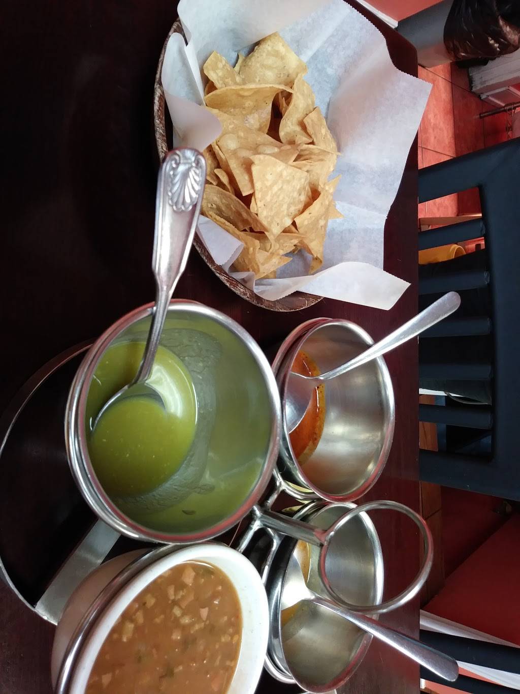 La Chilangueada | restaurant | 5131 W Fullerton Ave, Chicago, IL 60639, USA | 7732376638 OR +1 773-237-6638