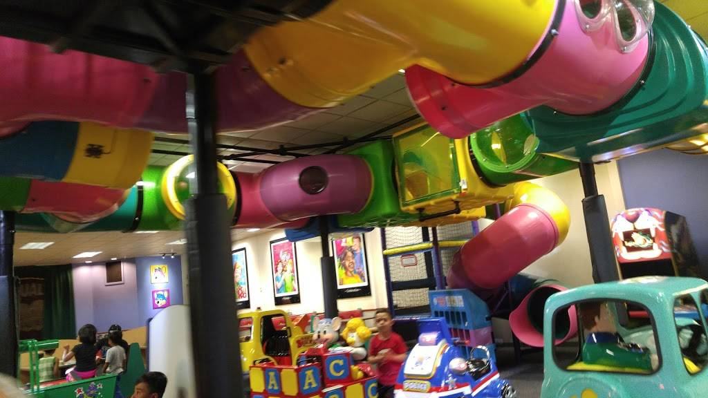 Chuck E. Cheeses | restaurant | 8039 N 35th Ave, Phoenix, AZ 85051, USA | 6029731945 OR +1 602-973-1945
